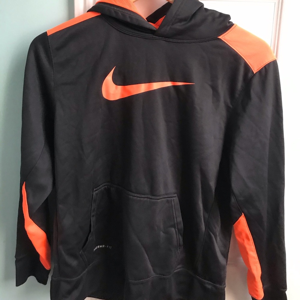boys nike sweatshirt